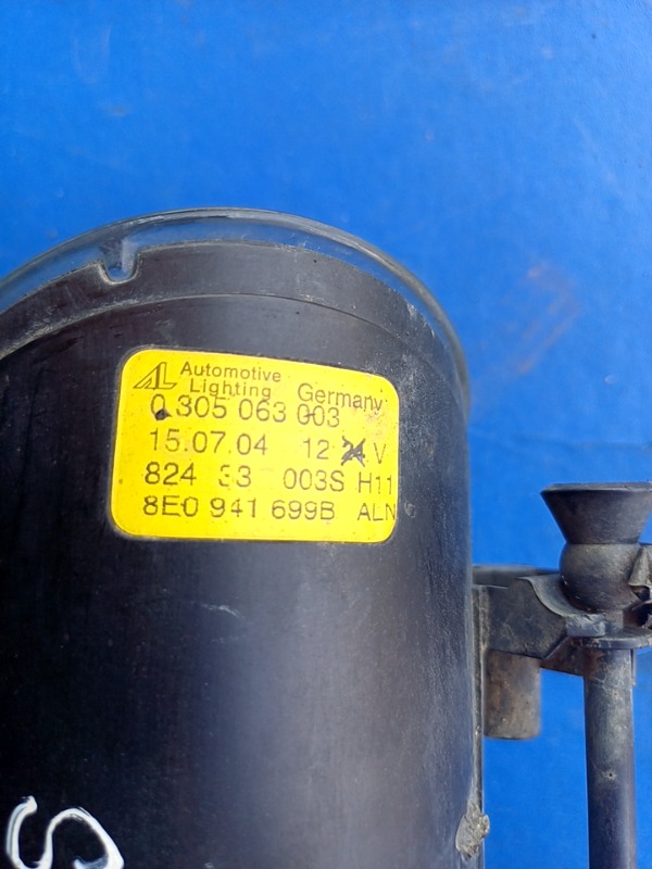 Far ceață – Parte montare: Stânga – Audi A4 B6 [2000 – 2005] Avant wagon 5-doors 1.9 TDI MT (115 hp)