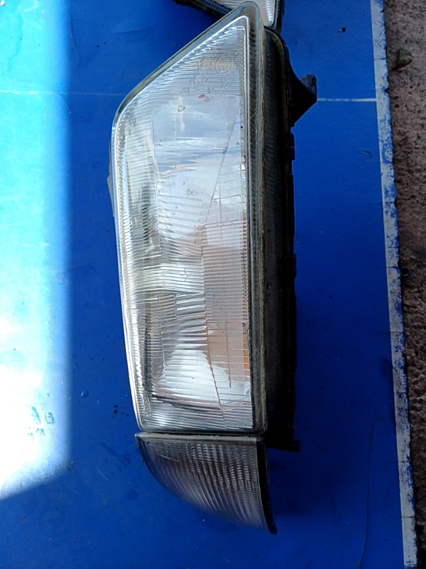 Far față – Parte montare: Dreapta  – Audi A4 B5 [1994 – 1999] Sedan 1.6 MT (101 hp)