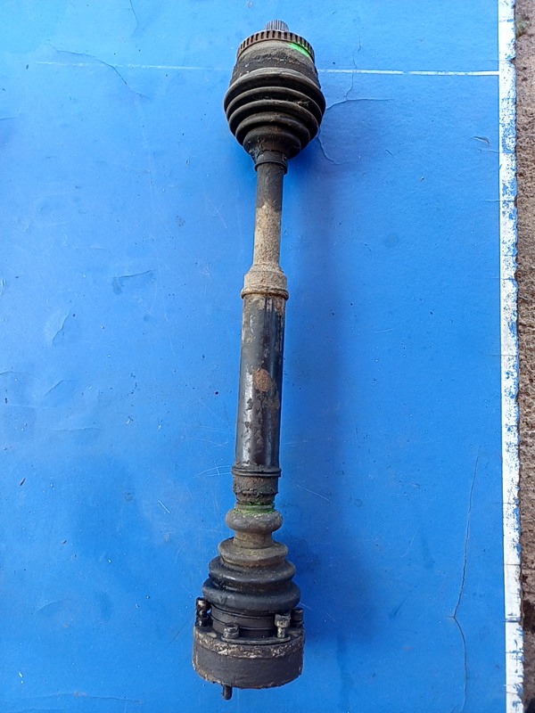 Planetară – Parte montare: Stânga – Audi A4 B5 [1994 – 1999] Sedan 1.6 MT (101 hp)