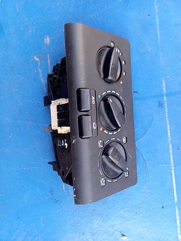 Panou comandă aer – Volkswagen Polo 3 generation [1994 – 2001] Classic Sedan 1.4 MT (60 hp)