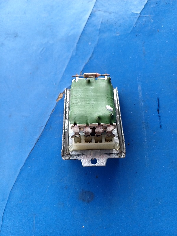 Rezistență aerotermă – Volkswagen Polo 3 generation [1994 – 2001] Classic Sedan 1.4 MT (60 hp)