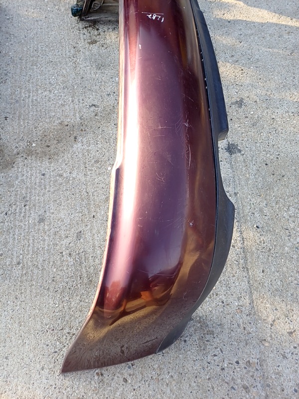 Bară protecție  – Culoare: Vișiniu, Parte montare: Spate – Audi A4 B5 [1994 – 1999] Sedan 1.6 MT (101 hp)