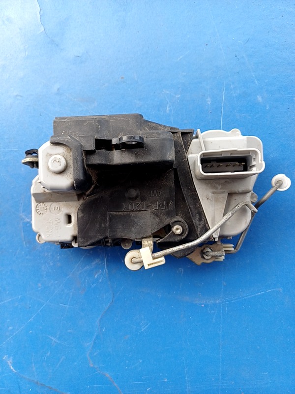 Broască ușă – Parte montare: Stânga față – Peugeot 307 1 generation [2001 – 2005] Hatchback 5-doors 1.6 MT (109 hp)