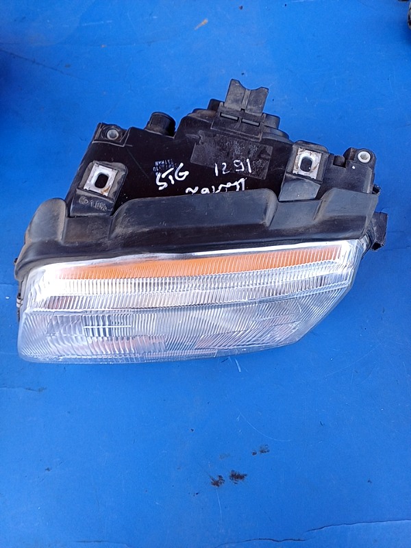 Far față – Parte montare: Stânga – Audi A4 B5 [1994 – 1999] Sedan 1.8 MT (125 hp)