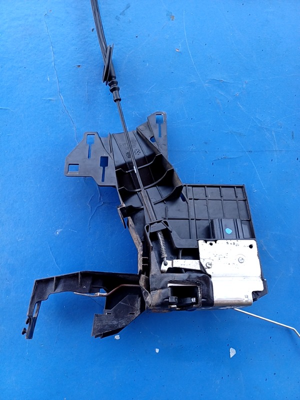 Broască ușă – Parte montare: Stânga față – Ford Fiesta 5 generation [2001 – 2007] Hatchback 3-doors 1.3 MT (60 hp)