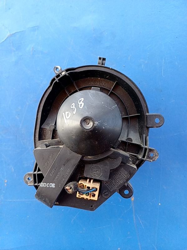 Ventilator habitaclu – Volkswagen Passat B5+ [restyling] [2000 – 2005] Sedan 1.9 TDI 5MT (130 hp)