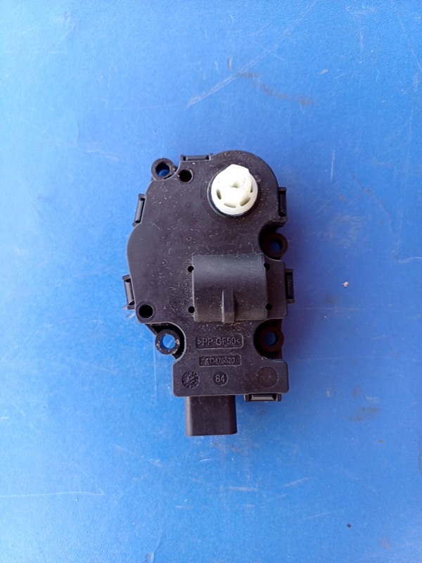 Motoraș clapetă aerotermă – Volkswagen Touareg 2 generation [restyling] [2014 – 2018] Crossover