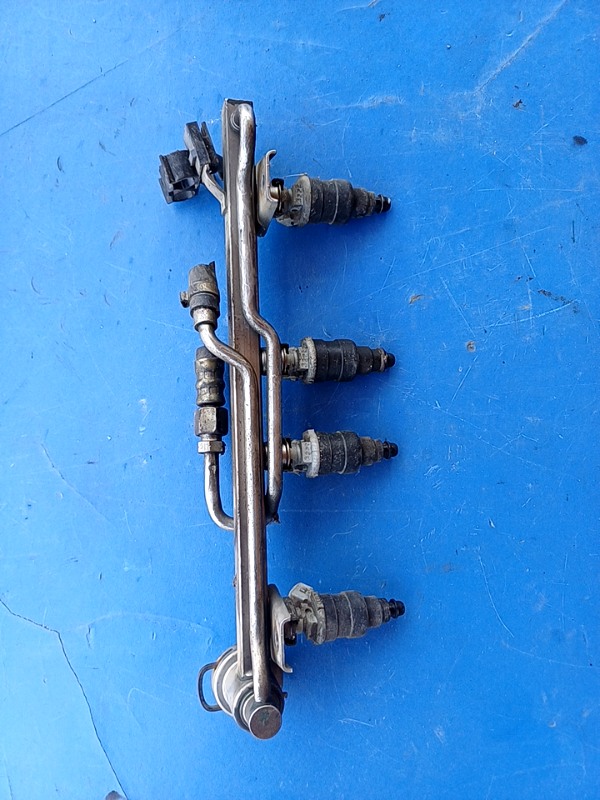 Rampă injectoare – Audi A4 B5 [1994 – 1999] Sedan 1.6 MT (101 hp)