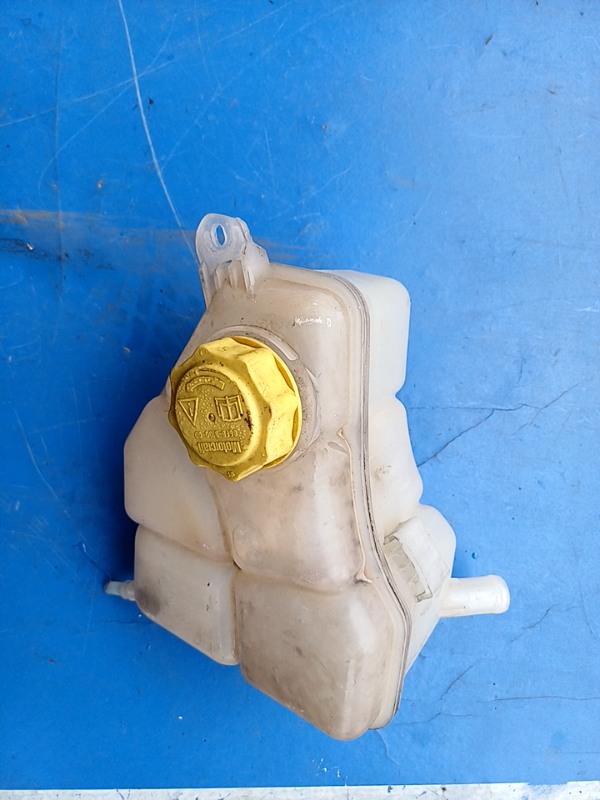 Bară protecție  – Culoare: Albastru, Parte montare: Spate – Volkswagen Passat B5 [1996 – 2000] wagon 1.9 TDI MT (110 hp)