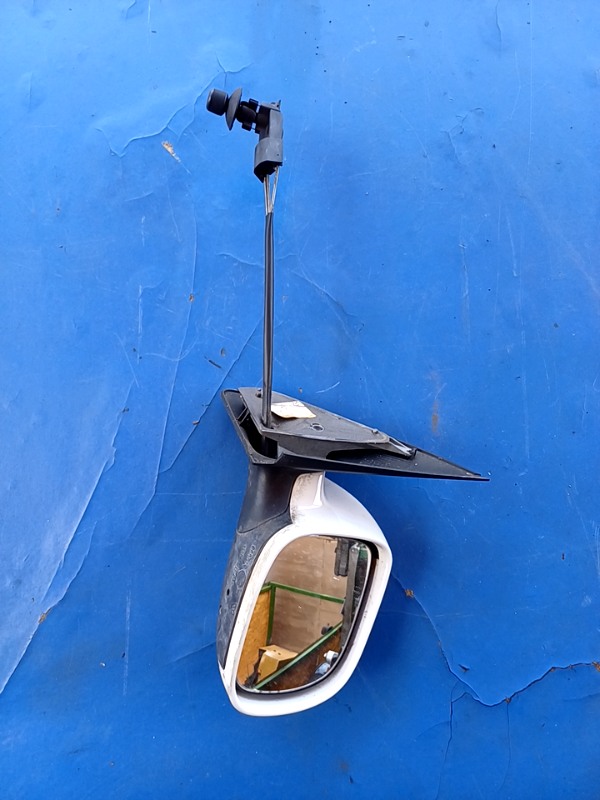 Oglindă  – Culoare: Alb, Parte montare: Dreapta  – Skoda Fabia 6Y [1999 – 2004] Sedan 1.4 MT (68 hp)