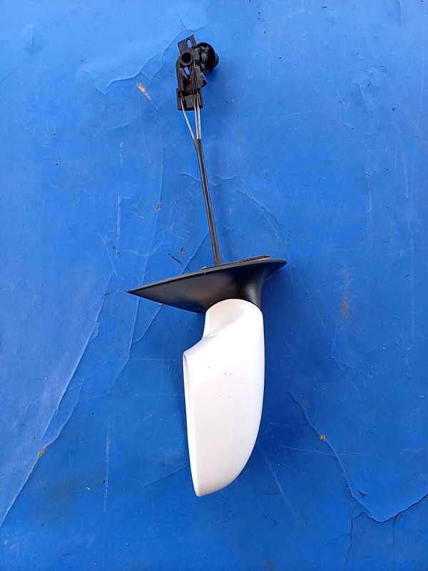 Oglindă  – Culoare: Alb, Parte montare: Dreapta  – Skoda Fabia 6Y [1999 – 2004] Sedan 1.4 MT (68 hp)