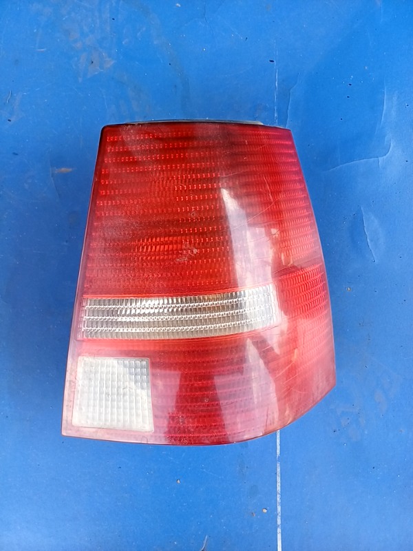 Lampă spate – Parte montare: Dreapta  – Volkswagen Bora 1 generation [1998 – 2005] Variant wagon 1.9 TDI MT (115 hp)