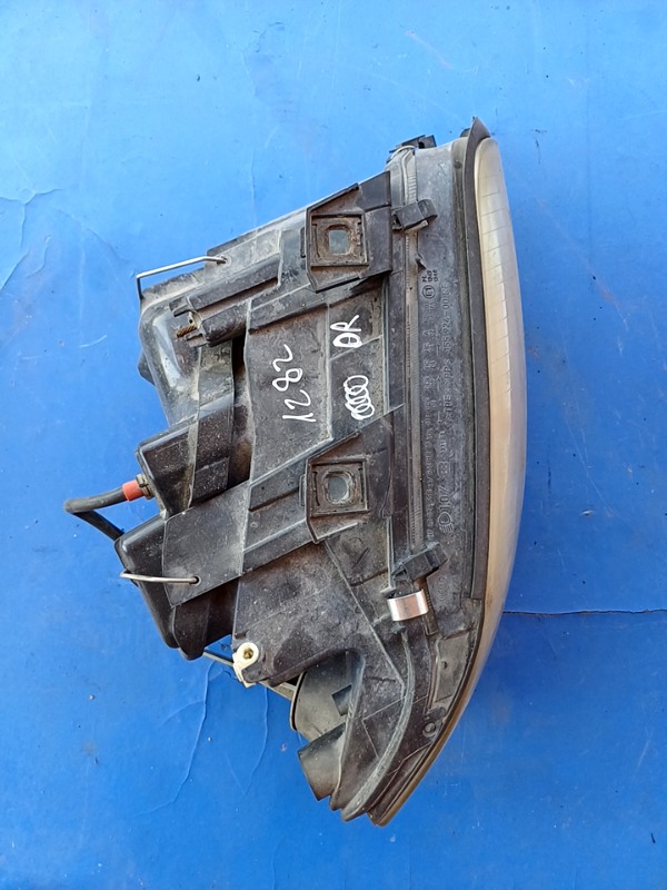 Far față – Parte montare: Dreapta  – Audi A6 C5 [1997 – 2001] Sedan 2.4 tiptronic (165 hp)