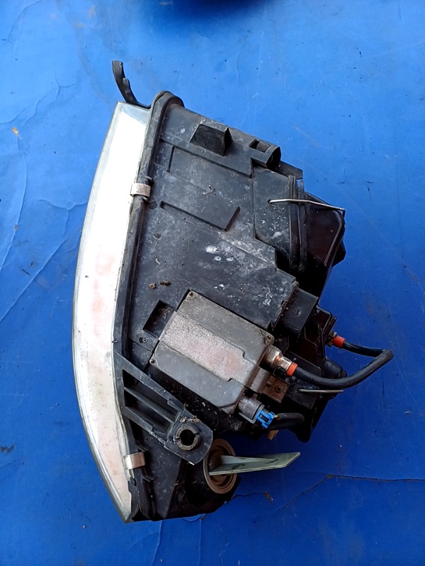 Far față – Parte montare: Dreapta  – Audi A6 C5 [1997 – 2001] Sedan 2.4 tiptronic (165 hp)