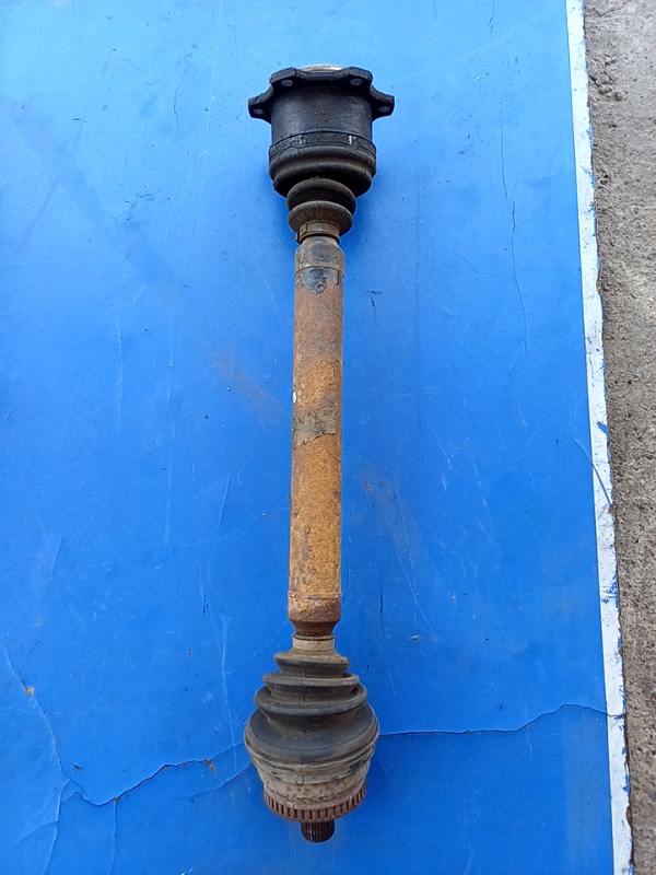 Planetară – Parte montare: Stânga – Volkswagen Passat B5 [1996 – 2000] wagon 1.9 TDI MT (90 hp)