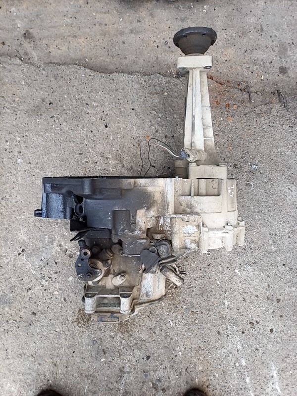 Cutie de viteze – Manuală – Volkswagen Transporter T4 [1990 – 2003] Van 1.9 TD L MT (68 hp)