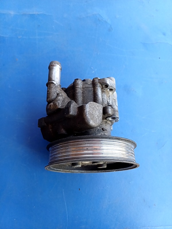 Pompă servodirecție – Volkswagen Bora 1 generation [1998 – 2005] Variant wagon 1.9 TDI MT (115 hp)