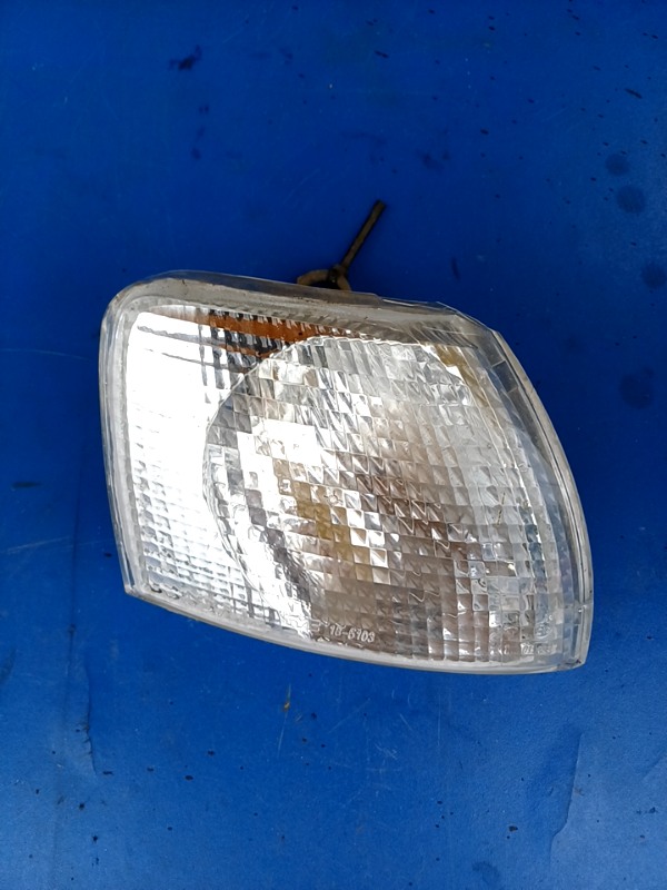 Semnalizator – Culoare: Alb, Parte montare: Dreapta  – Volkswagen Passat B5 [1996 – 2000] wagon 1.9 TDI MT (90 hp)