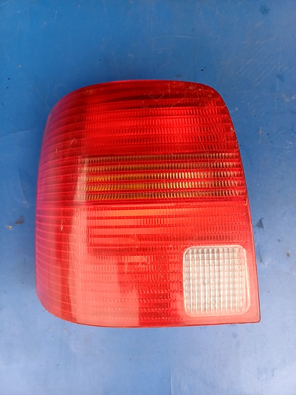 Lampă spate – Parte montare: Stânga – Volkswagen Passat B5 [1996 – 2000] wagon 1.9 TDI MT (90 hp)