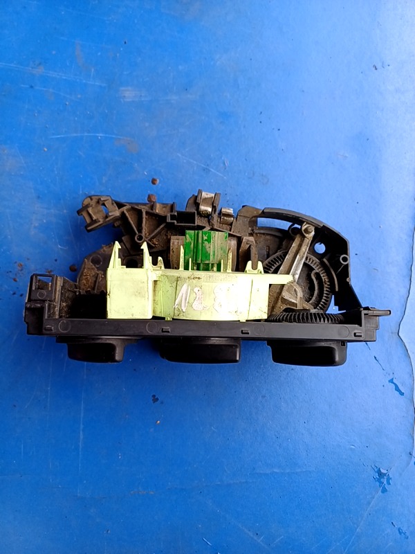 Panou comandă aer – Volkswagen Transporter T4 [1990 – 2003] Van 1.9 TD L MT (68 hp)