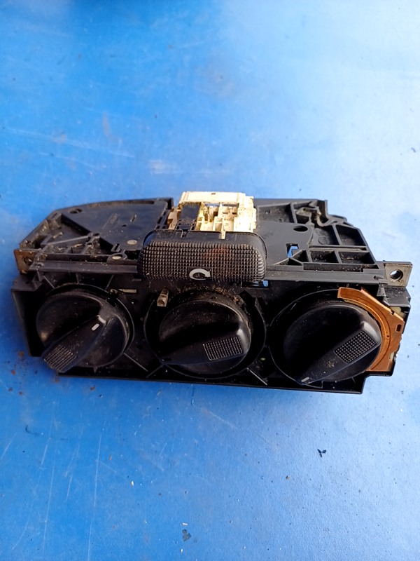 Panou comandă aer – Volkswagen Transporter T4 [1990 – 2003] Van 1.9 TD L MT (68 hp)