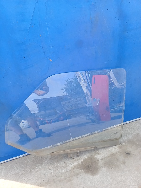 Geam lateral  – Parte montare: Stânga – Volkswagen Transporter T4 [1990 – 2003] Van 1.9 TD L MT (68 hp)