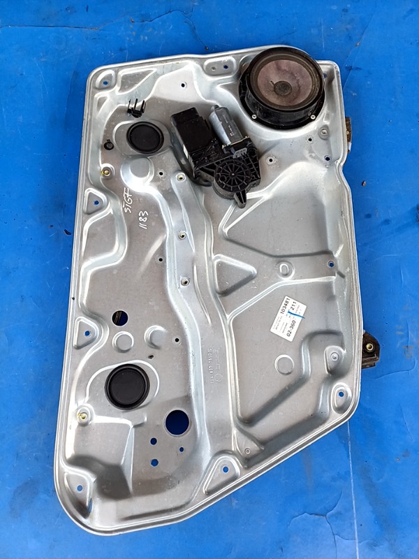 Macara geam  – Electric, Parte montare: Stânga față – Volkswagen Passat B5 [1996 – 2000] wagon 1.9 TDI MT (90 hp)