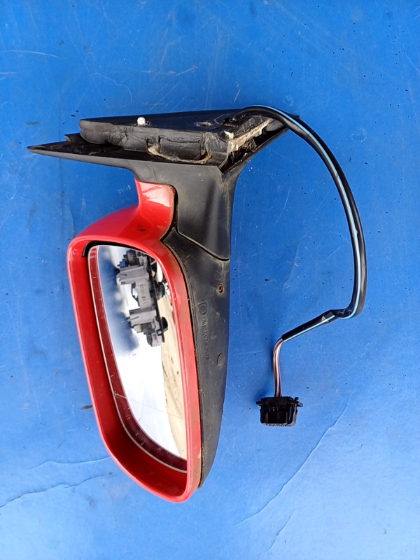 Oglindă  – Culoare: Roșu, Electric, Parte montare: Stânga  – Volkswagen Passat B5 [1996 – 2000] wagon 1.9 TDI MT (90 hp)