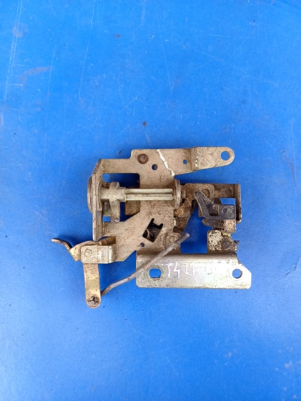 Broască ușă – Parte montare: LATERAL – Volkswagen Transporter T4 [1990 – 2003] Van 1.9 TD L MT (68 hp)