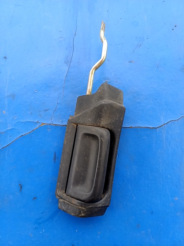 Mâner ușă interior – Parte montare: LATERAL – Volkswagen Transporter T4 [1990 – 2003] Van 1.9 TD L MT (68 hp)