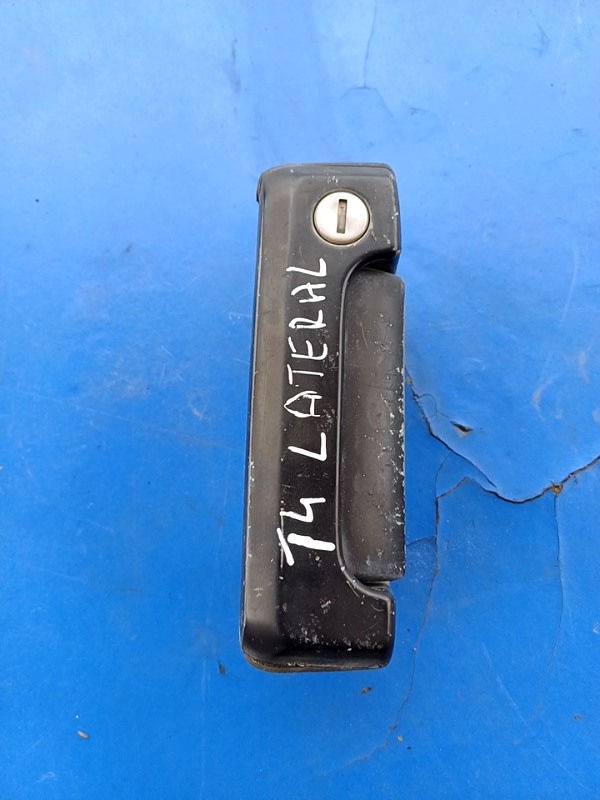 Mâner ușă exterior – Parte montare: LATERAL – Volkswagen Transporter T4 [1990 – 2003] Van 1.9 TD L MT (68 hp)