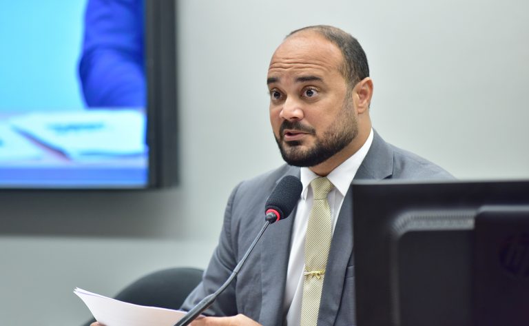 COMISSÃO APROVA PROJETO QO COMISSÃO APROVA PROJETO QO