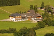 Exklusive Sommer-Wellness-Auszeit - 4 Tage im Zillertal Exklusive Sommer-Wellness-Auszeit - 4 Tage im Zillertal