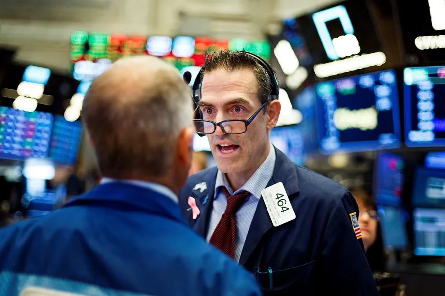 Wall Street cierra con fuertes ganancias tras retrasar Trump los aranceles a la UE Wall Street cierra con fuertes ganancias tras retrasar Trump los aranceles a la UE