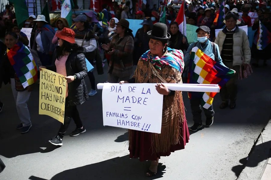Seguidores de Evo Morales marchan e intentan inscribir su candidatura presidencial a la fuerza Seguidores de Evo Morales marchan e intentan inscribir su candidatura presidencial a la fuerza