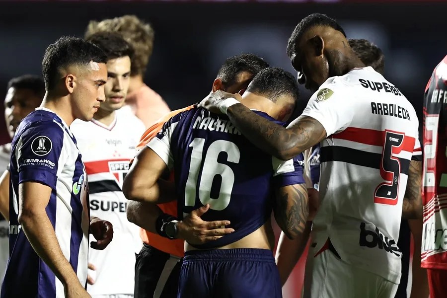 El venezolano Navarro acusa a paraguayo Bobadilla de xenofobia tras la victoria de São Paulo El venezolano Navarro acusa a paraguayo Bobadilla de xenofobia tras la victoria de São Paulo