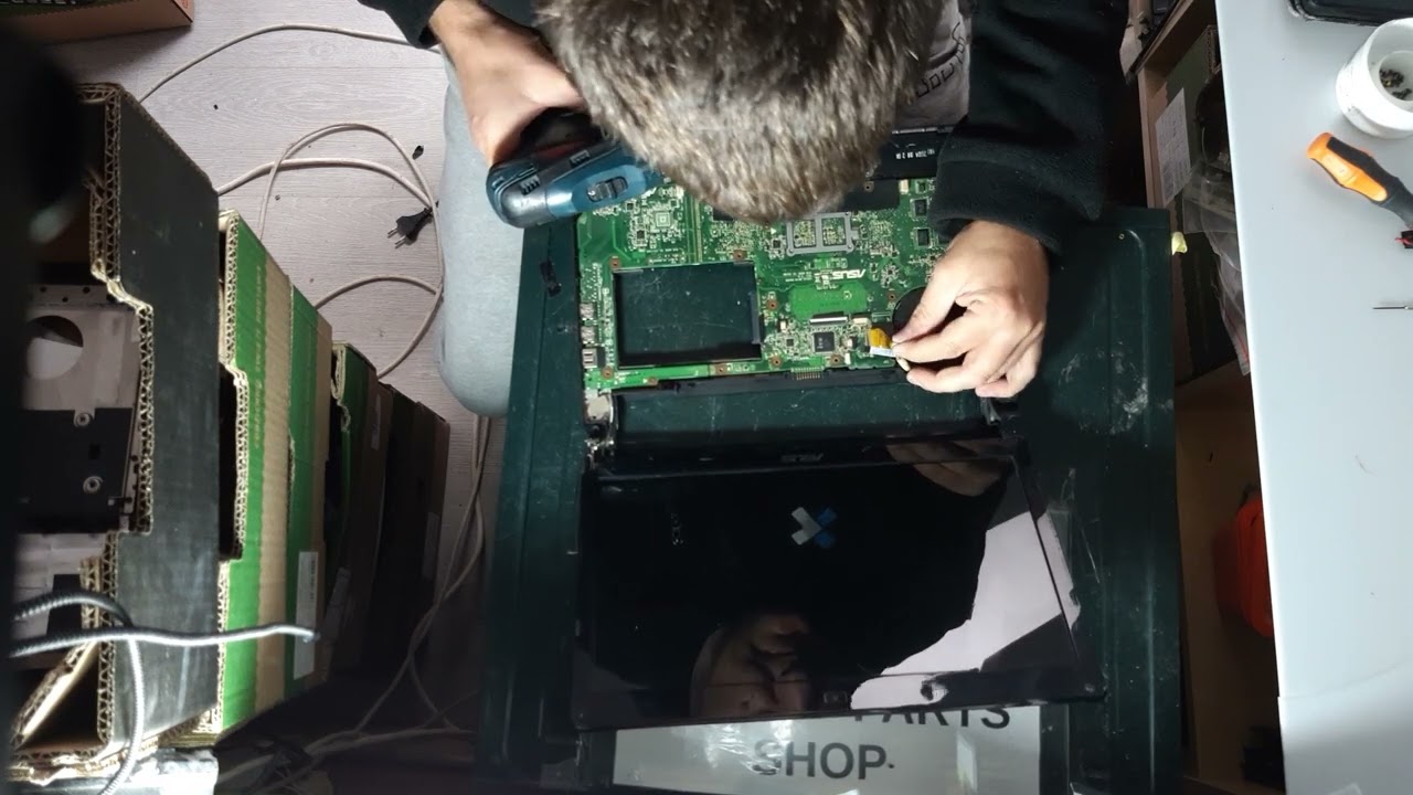 Asus U35JC – disassembly replace LCD screen motherboard Asus U35JC – disassembly replace LCD screen motherboard