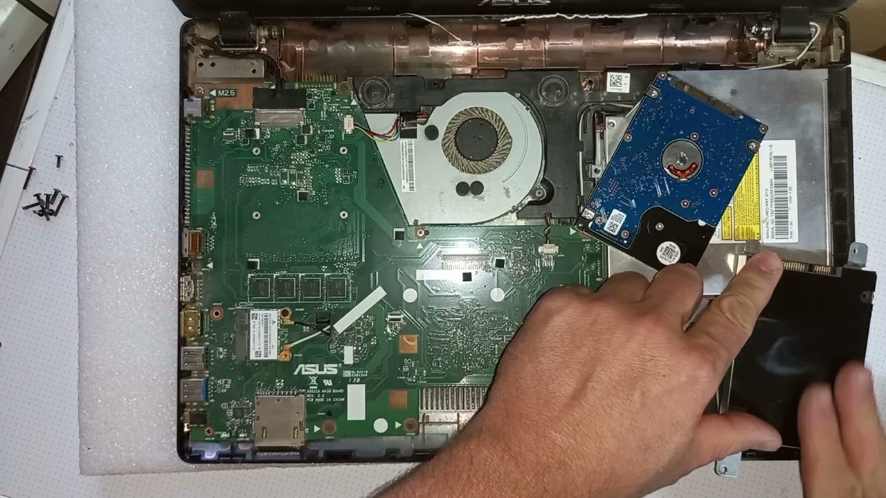 ASUS X551C laptop disassembly ASUS X551C laptop disassembly