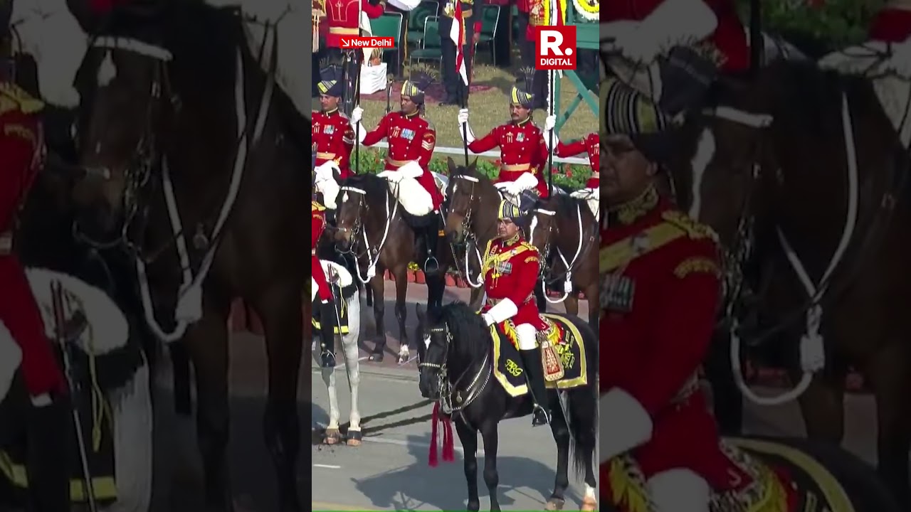 National Flag Unfurled at Kartavya Path with 21-Gun Salute on 77th Republic Day National Flag Unfurled at Kartavya Path with 21-Gun Salute on 77th Republic Day