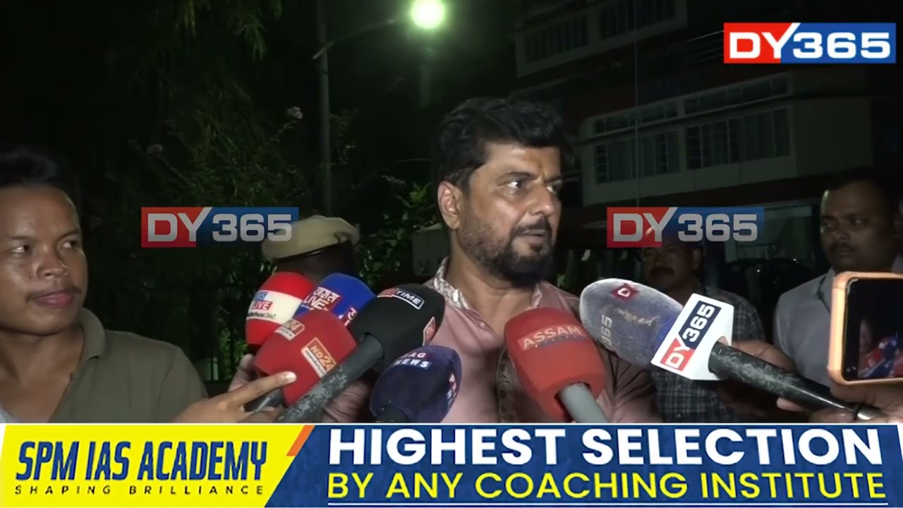 ‘সিদ্ধাৰ্থে কান্দি আছিল, মই সিদ্ধাৰ্থক গালিহে পাৰিছিলো’। ‘সিদ্ধাৰ্থে কান্দি আছিল, মই সিদ্ধাৰ্থক গালিহে পাৰিছিলো’।