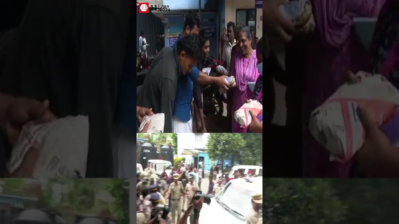 കാലത്തിന്റെ കാവ്യനീതി..! രാഹുൽ മാങ്കൂട്ടത്തിലിന്റെ അറസ്റ്റിന് പിന്നാലെ പൊതിച്ചോർ വിതരണം ചെയ്ത് DYFI കാലത്തിന്റെ കാവ്യനീതി..! രാഹുൽ മാങ്കൂട്ടത്തിലിന്റെ അറസ്റ്റിന് പിന്നാലെ പൊതിച്ചോർ വിതരണം ചെയ്ത് DYFI