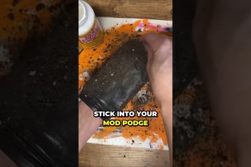 Buzzworthy Upcycling: Bee-Themed Glass Jar DIY Buzzworthy Upcycling: Bee-Themed Glass Jar DIY