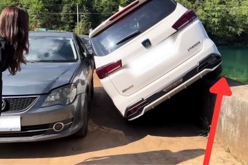 Incredible Car Driving Skills to Escape Extreme Situations Incredible Car Driving Skills to Escape Extreme Situations