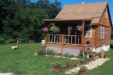 The Perfect 600 Square Foot Getaway Cabin – Video Tour The Perfect 600 Square Foot Getaway Cabin – Video Tour