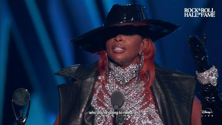 Mary J. Blige Dazzles in 2024 Rock & Roll Hall of Fame Performance Mary J. Blige Dazzles in 2024 Rock & Roll Hall of Fame Performance