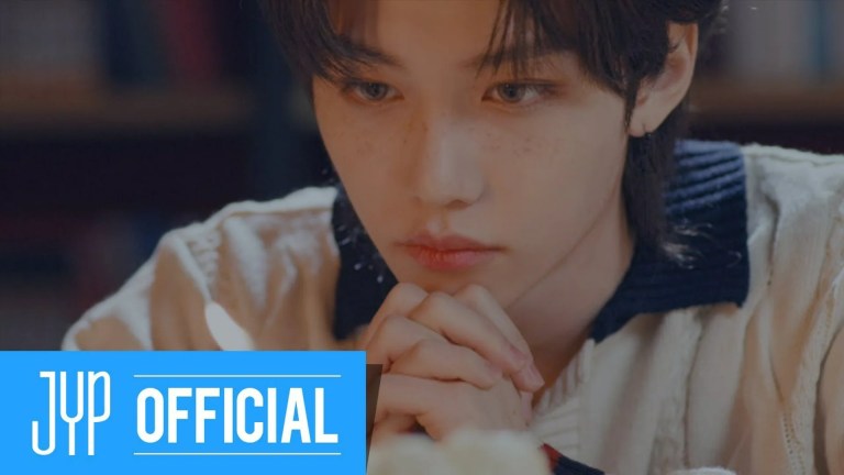Quando Hyunjin voltou ao Stray Kids após o hiato de 2021 Quando Hyunjin voltou ao Stray Kids após o hiato de 2021