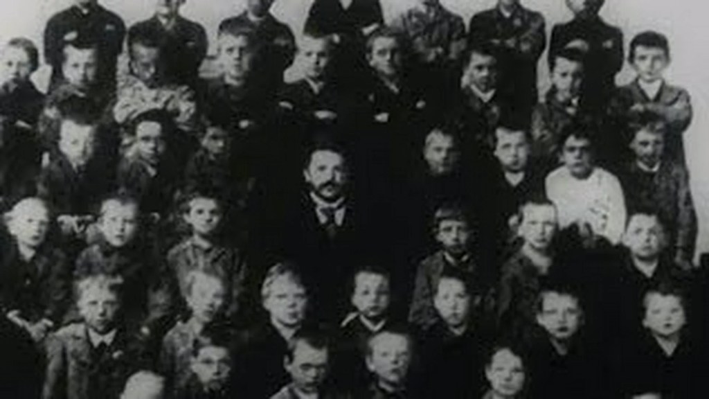 Third Reich: The Rise & Fall Third Reich: The Rise & Fall