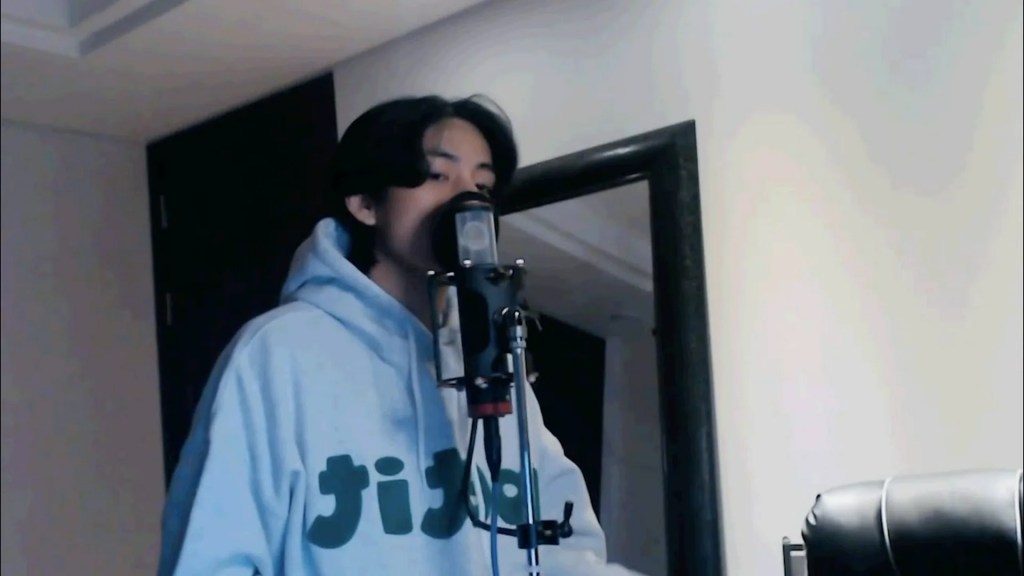 V, do BTS, Surpreende os Fãs com Cover Natalino (2022) V, do BTS, Surpreende os Fãs com Cover Natalino (2022)