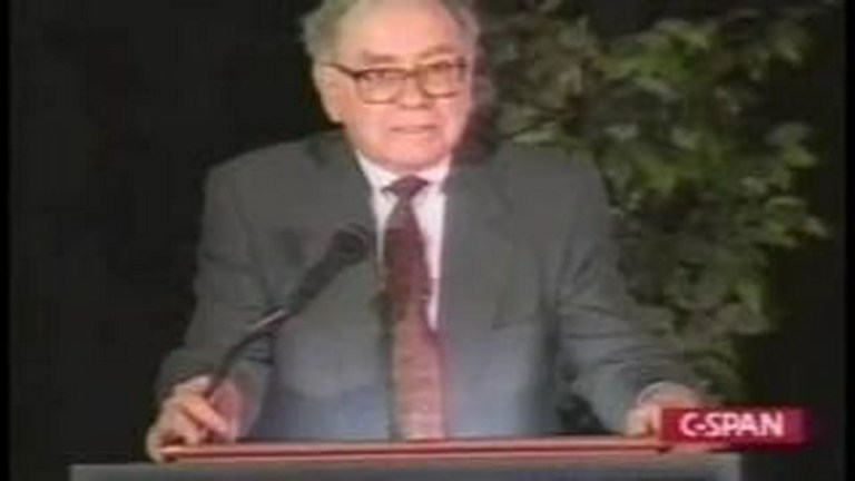 How to Stay Out of Debt: Warren Buffett’s Approach How to Stay Out of Debt: Warren Buffett’s Approach