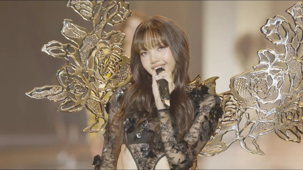 Lisa Performs “Rockstar” and “Moonlit Floor” at the 2024 Victoria’s Secret Fashion Show Lisa Performs “Rockstar” and “Moonlit Floor” at the 2024 Victoria’s Secret Fashion Show
